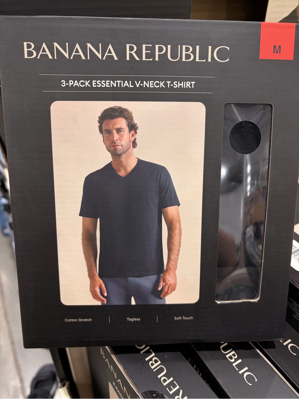 Banana Republic Men’s V-Neck T-Shirt – Black